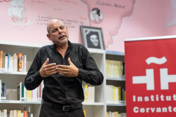 Highlight moment from Luis Llaneza event at Instituto Cervantes