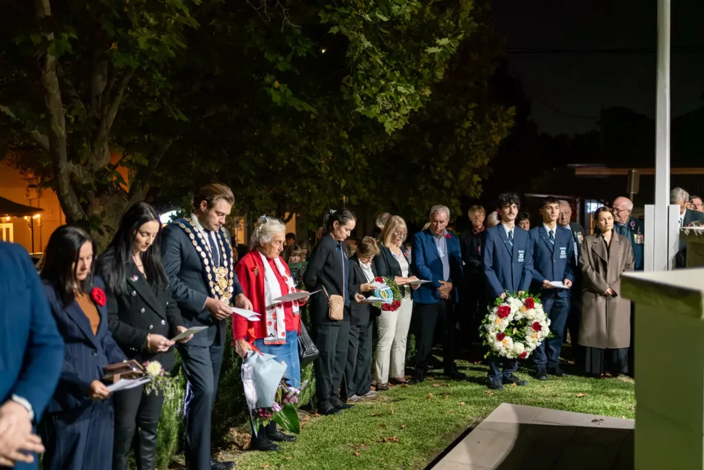 Community wreath laying ceremony at Hunters Hill ANZAC Memorial Service